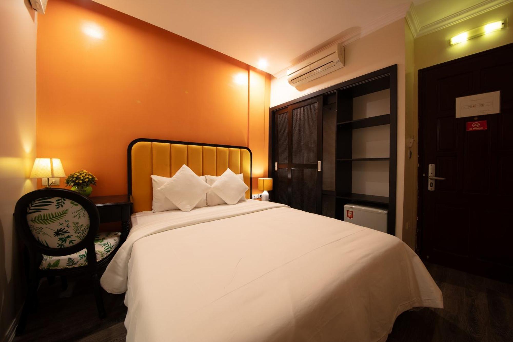 Omina Hanoi Hotel & Travel Bagian luar foto