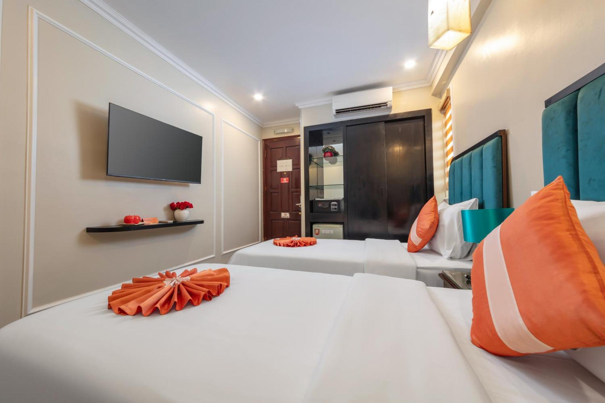 Omina Hanoi Hotel & Travel Bagian luar foto