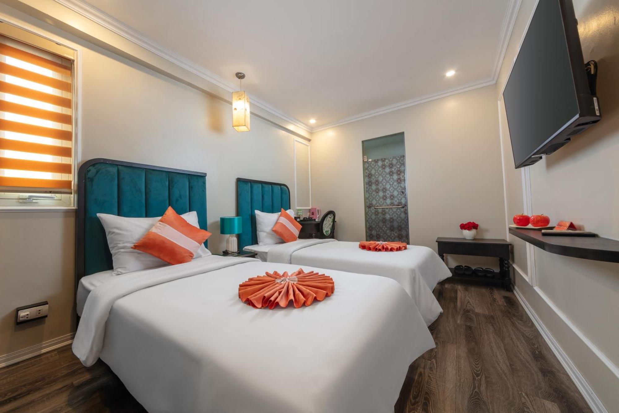 Omina Hanoi Hotel & Travel Bagian luar foto