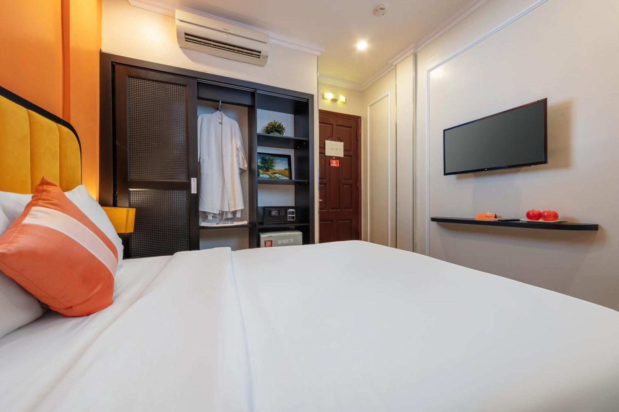 Omina Hanoi Hotel & Travel Bagian luar foto
