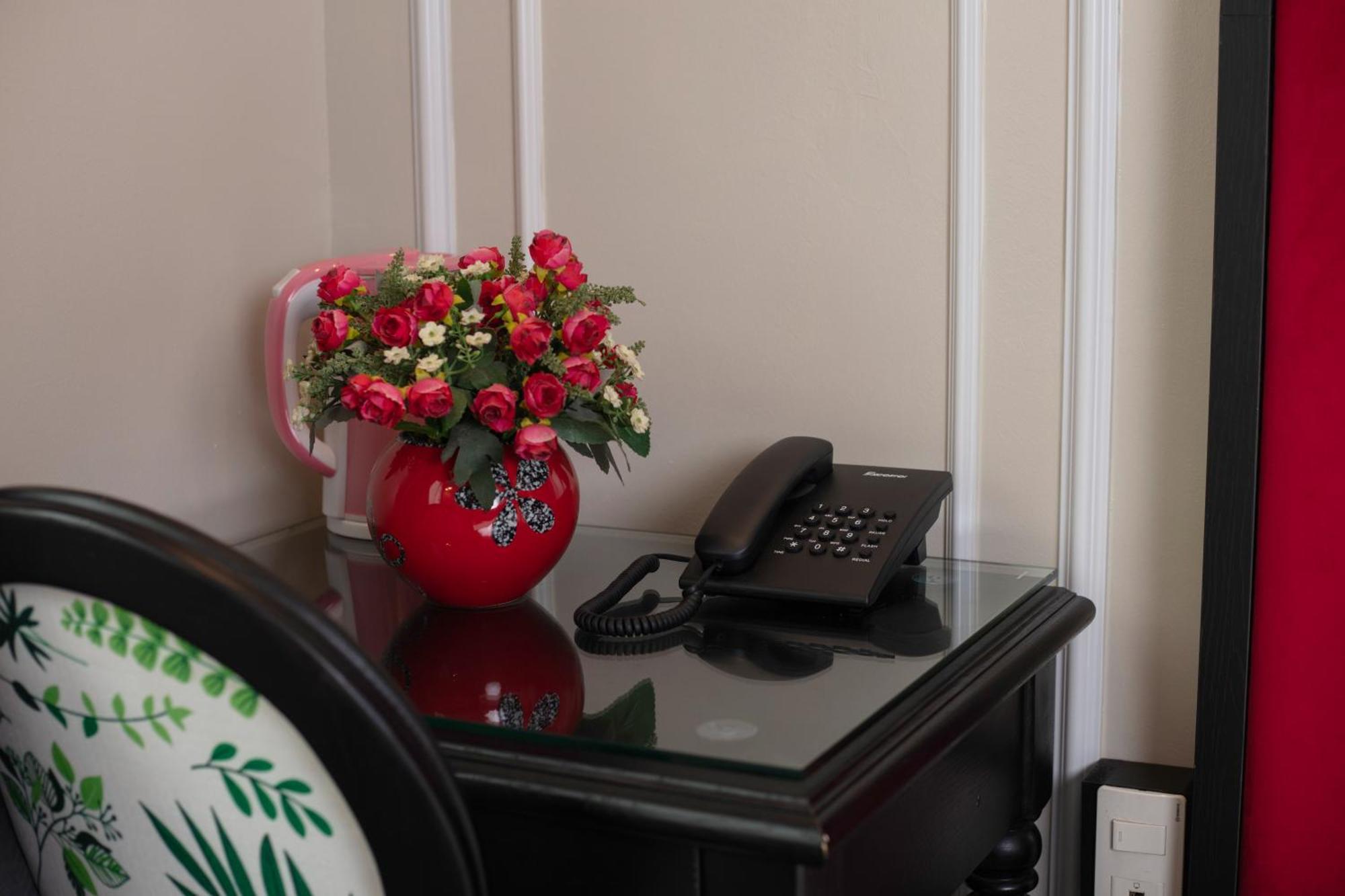 Omina Hanoi Hotel & Travel Bagian luar foto