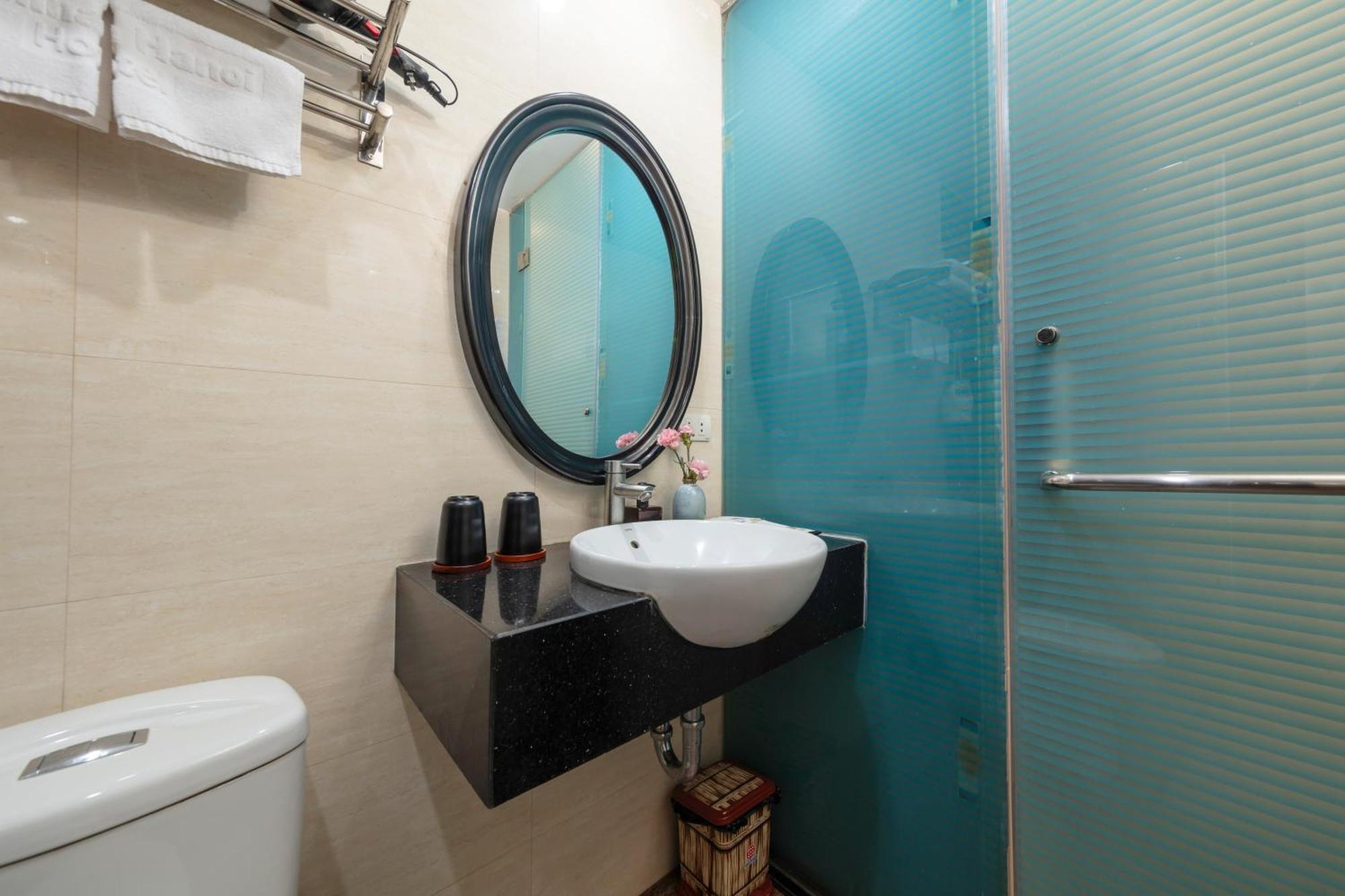 Omina Hanoi Hotel & Travel Bagian luar foto